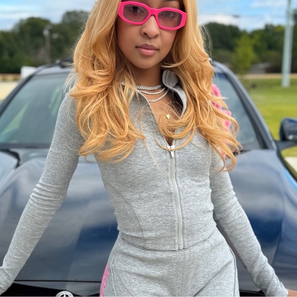 YagiWorldStore Gray Zip-Up Top - Picture 1 of 6